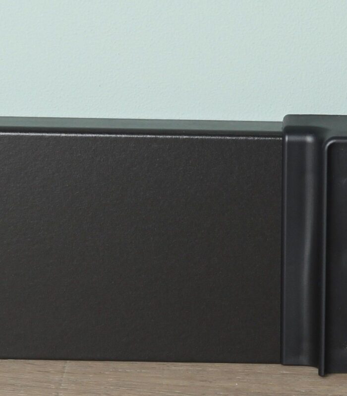 Binnenhoek zwart Classic Robuust 18 x 75 mm